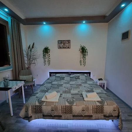 Студио В Центъра На Бургас Apartment Luaran gambar